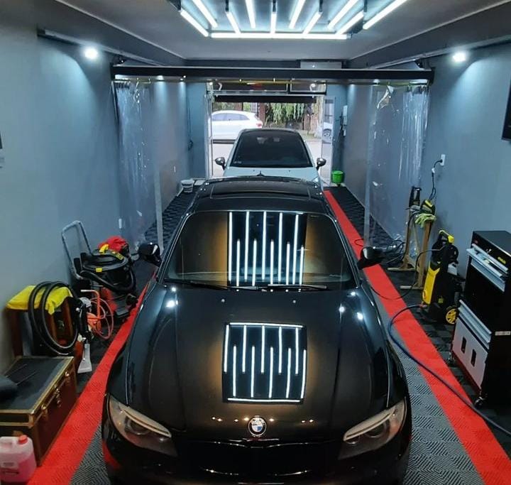 Es fanático de los autos, apostó al negocio del car detailing y hoy